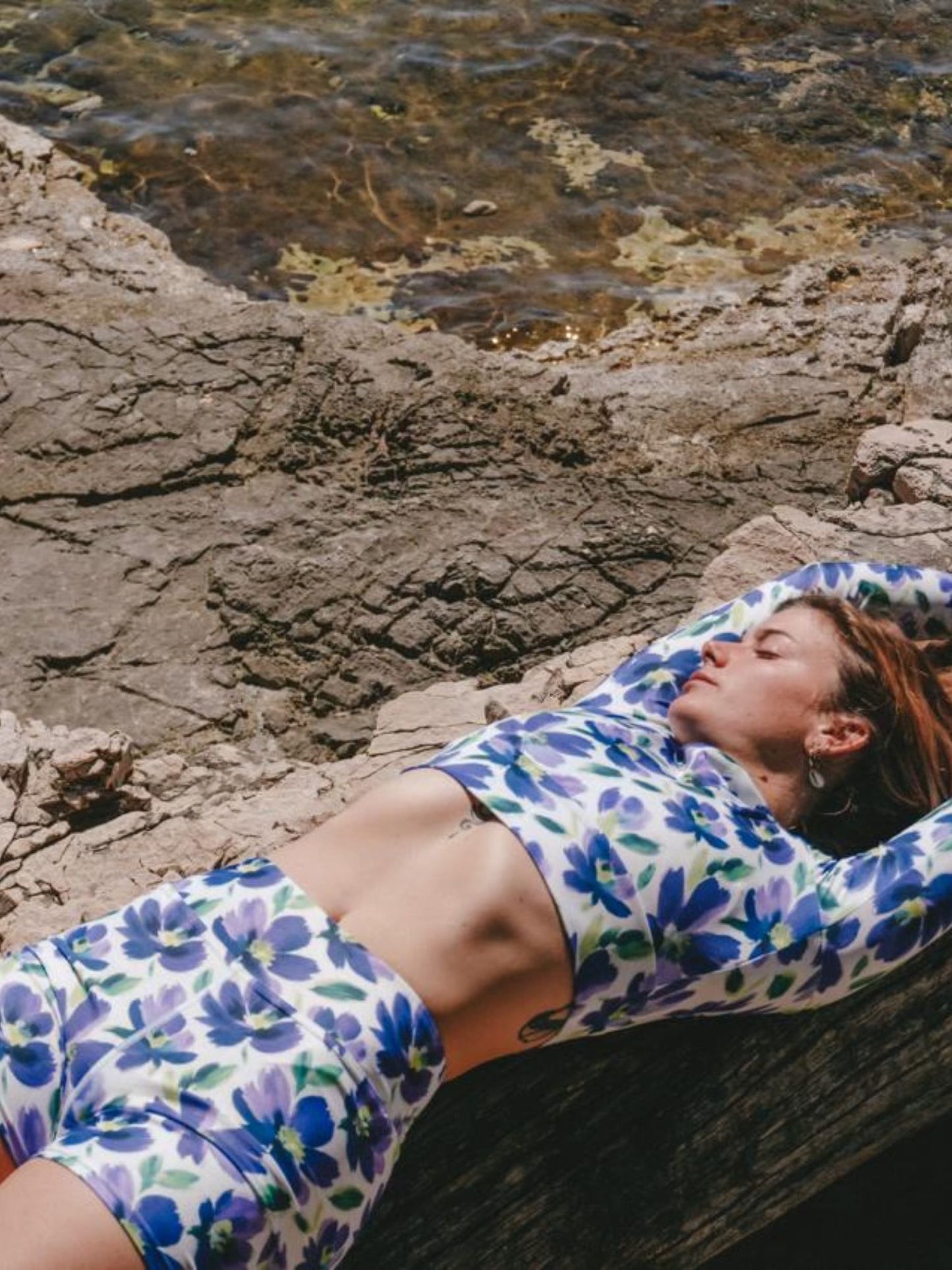 Violet - Long-sleeve Crop Top